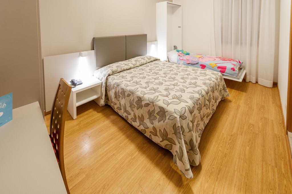 Hotel Del Corso บิบิโอเน ภายนอก รูปภาพ