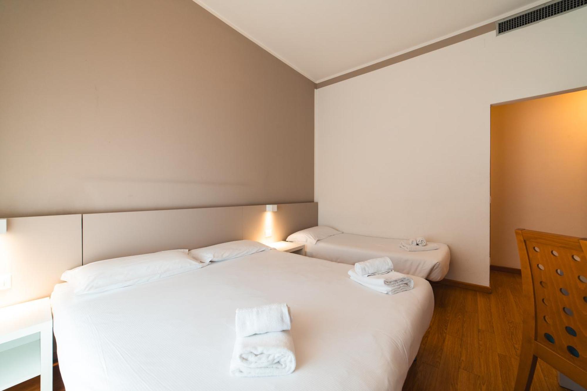 Hotel Del Corso บิบิโอเน ภายนอก รูปภาพ