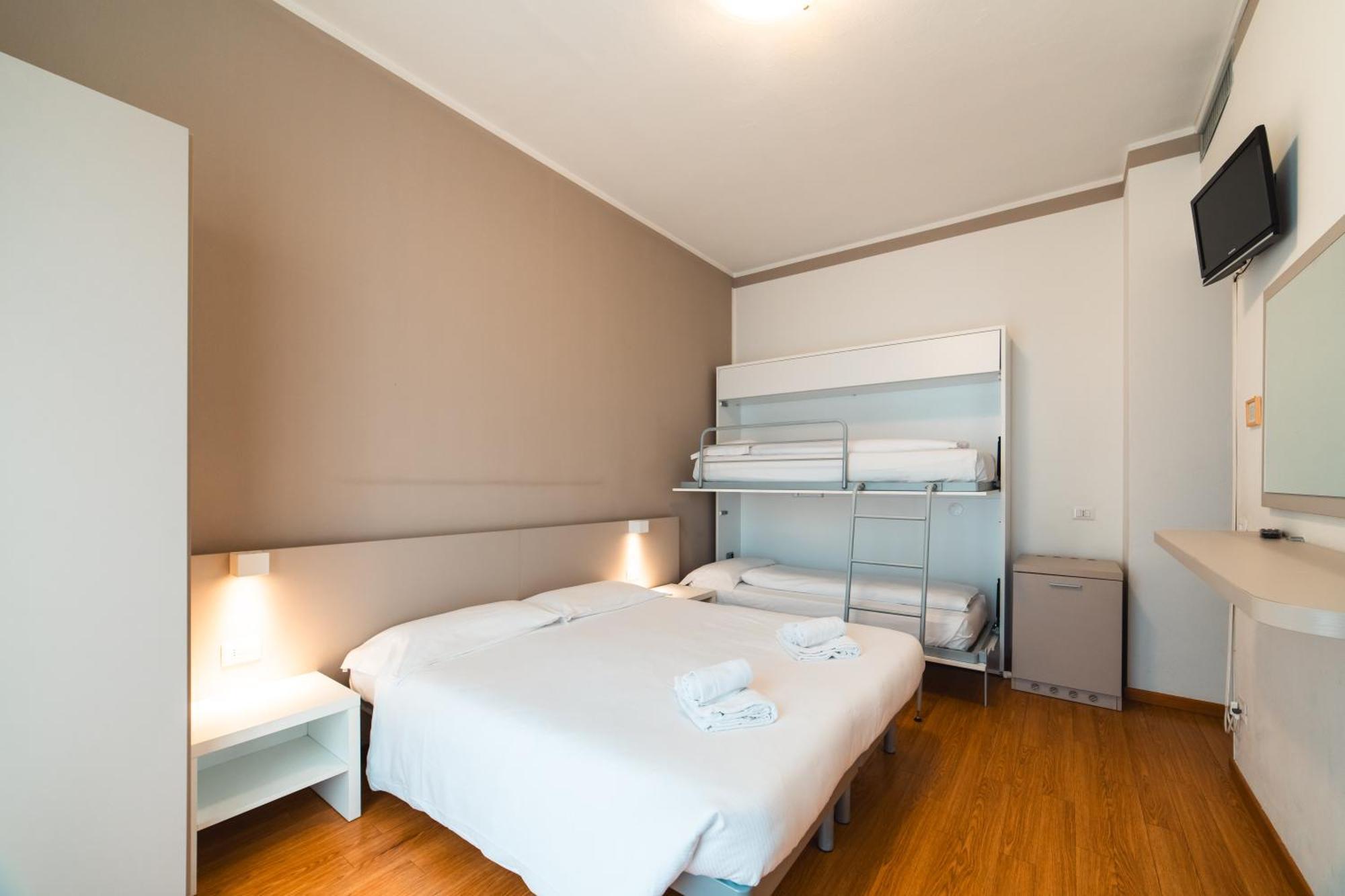 Hotel Del Corso บิบิโอเน ภายนอก รูปภาพ